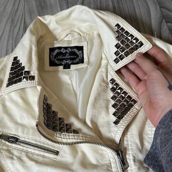 Cream Biker Cropped Jacket - Picture 2 of 9